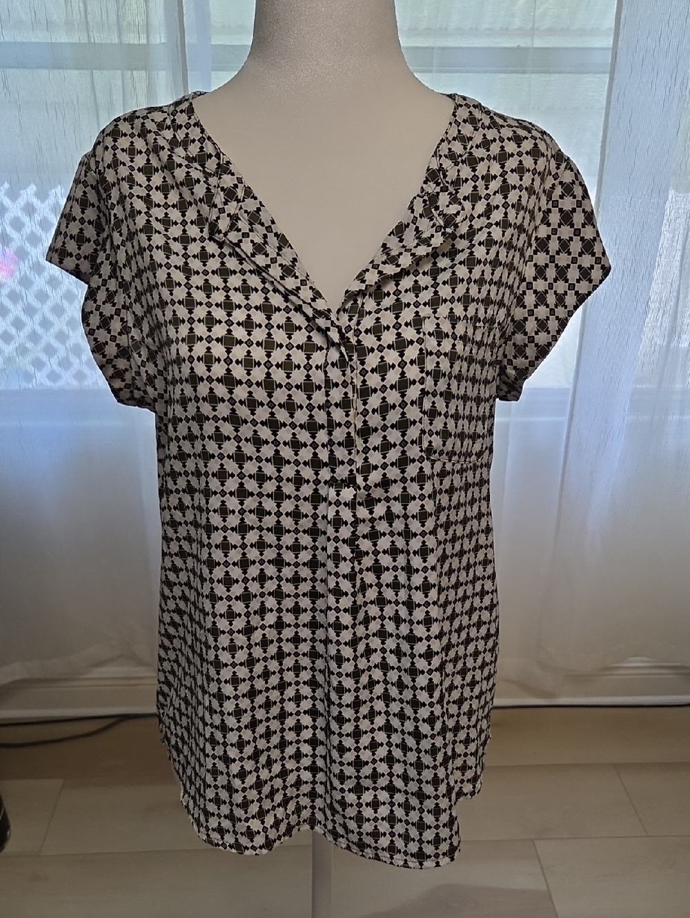 Liz Claiborne Cream, Olive and Black Geometric Short Sleeve Blouse